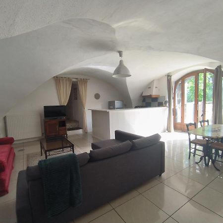 Gites Le Vieux Vinzelles Volvic Exterior photo