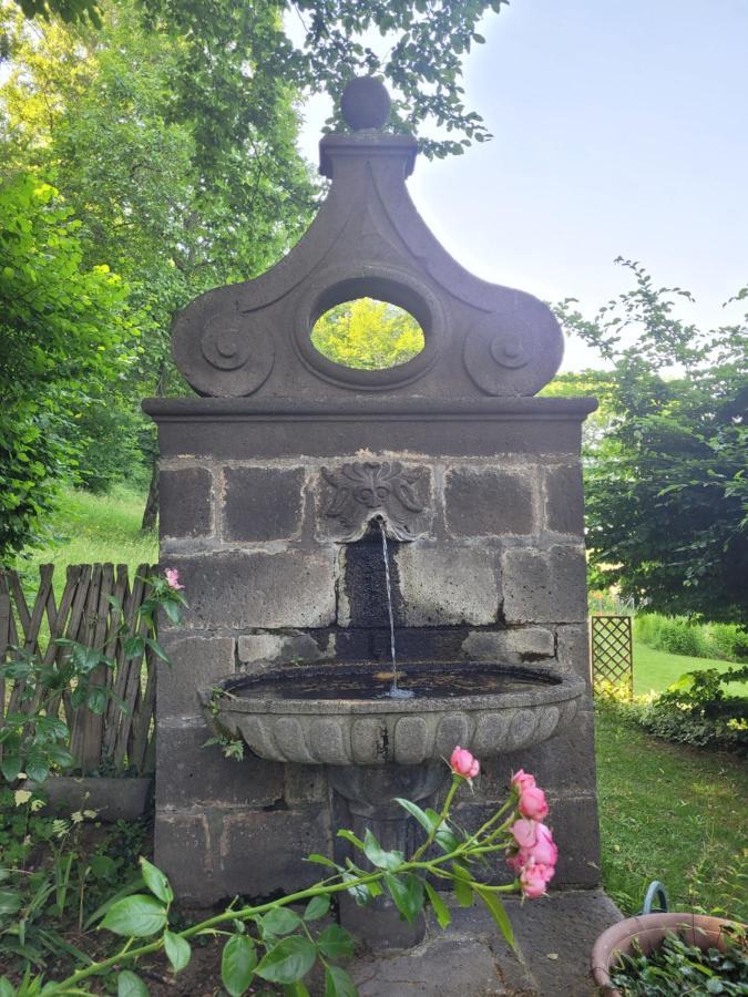 Gites Le Vieux Vinzelles Volvic Exterior photo