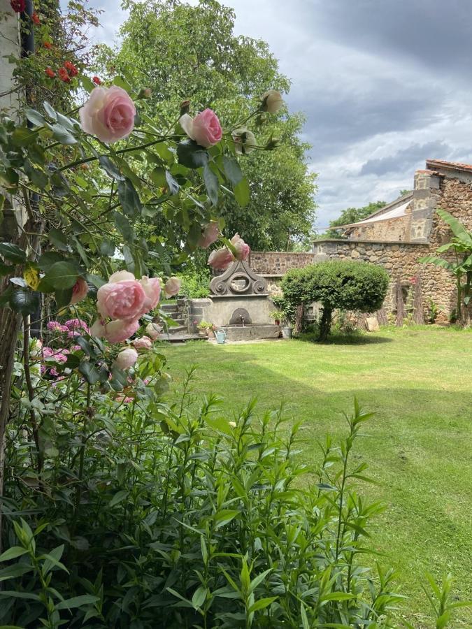 Gites Le Vieux Vinzelles Volvic Exterior photo