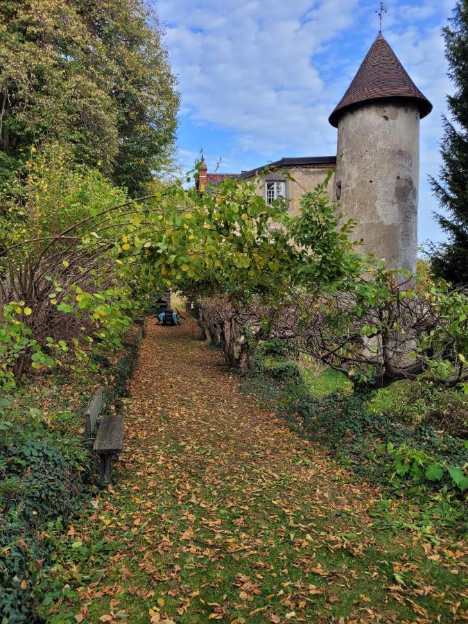 Gites Le Vieux Vinzelles Volvic Exterior photo