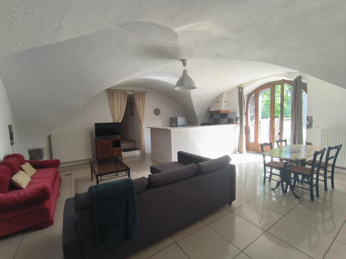Gites Le Vieux Vinzelles Volvic Exterior photo