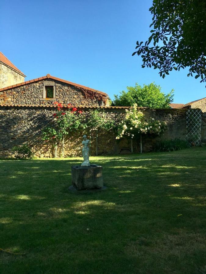 Gites Le Vieux Vinzelles Volvic Exterior photo